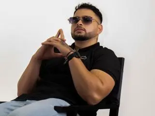 Free Live Porn with AryanBrown - Xlovecam