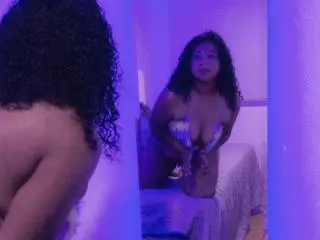 Adult Webcam with XairaRuiz - Xlovecam