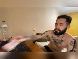 Best Webcam with MikeAndAnna - Xlovecam