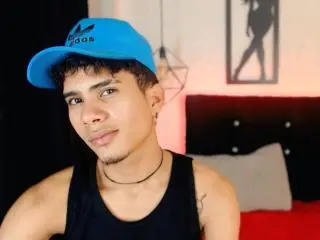 Adult Webcam with SkinnyCuteAlyer - Xlovecam