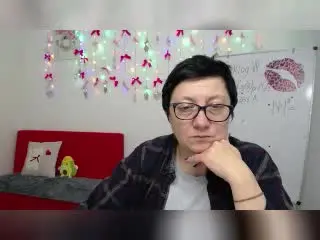 Adult Webcams with EmilyLlove - Xlovecam