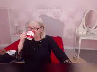 Adult Webcams with ExperiencedAlana - Xlovecam