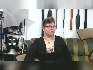 Adult Webcams with LadyLeahX - Xlovecam