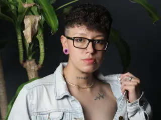 Best live sex cam show with AllexNoa - Xlovecam